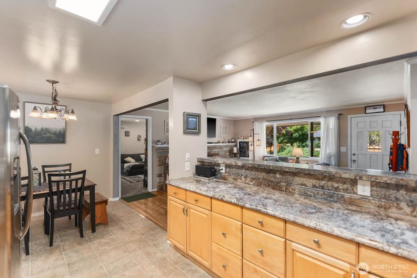 Property photo for 10301 NE 136th Place, Kirkland photo 17