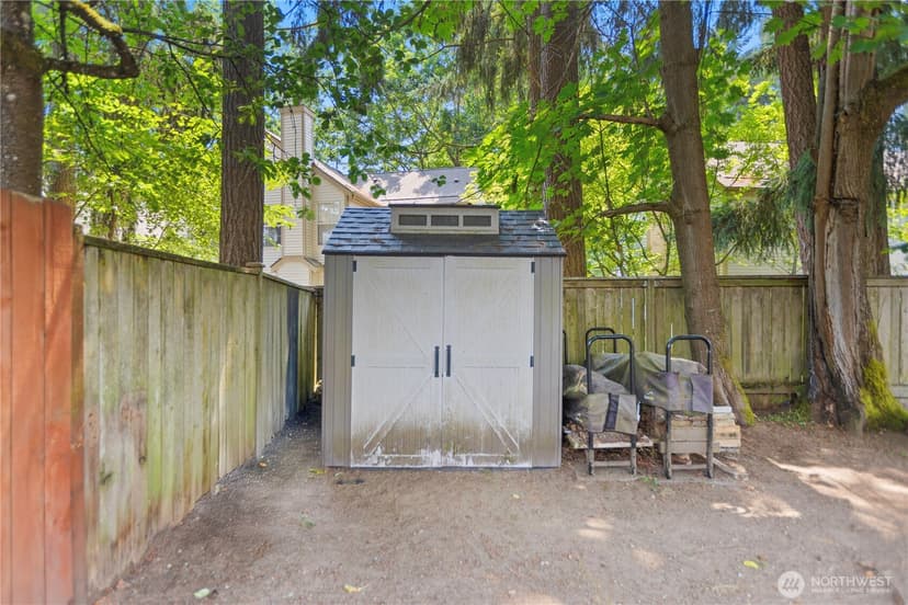 Property photo for 10301 NE 136th Place, Kirkland photo 34