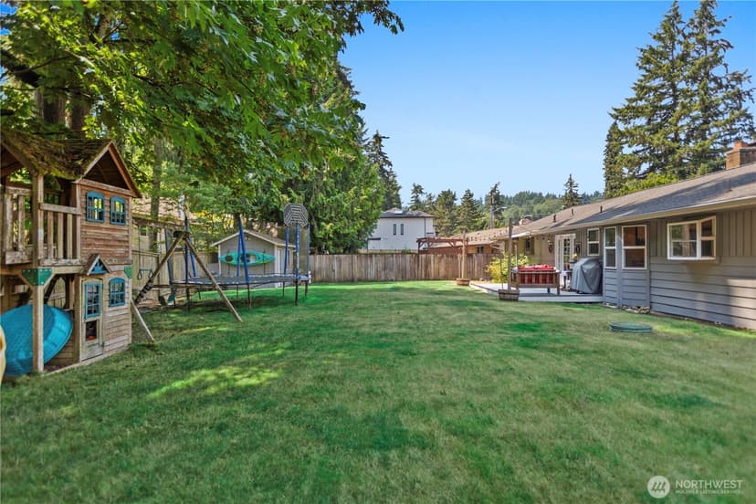 Property photo for 10301 NE 136th Place, Kirkland photo 38
