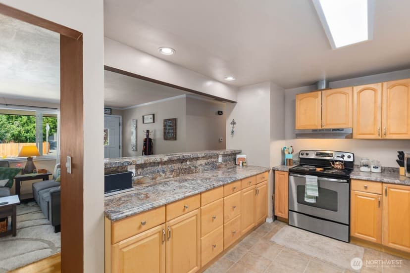 Property photo for 10301 NE 136th Place, Kirkland photo 14