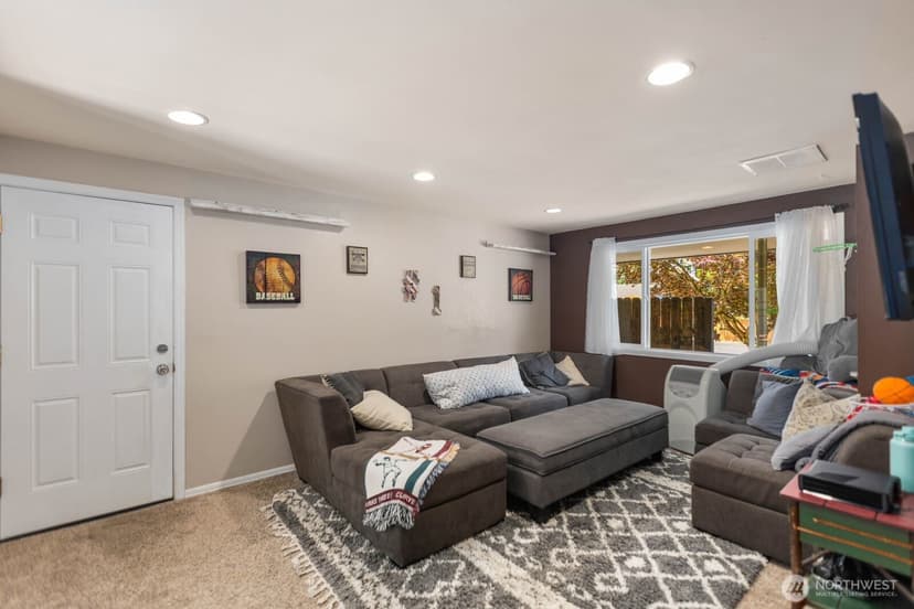 Property photo for 10301 NE 136th Place, Kirkland photo 25