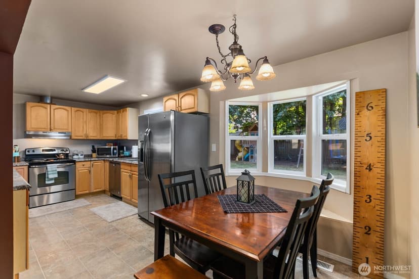 Property photo for 10301 NE 136th Place, Kirkland photo 13