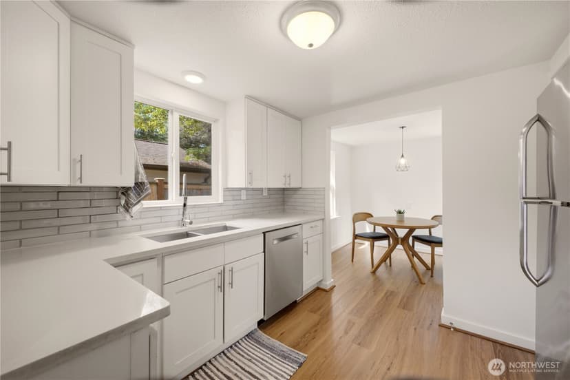 Property photo for 14323 23rd Place NE, Seattle photo 9