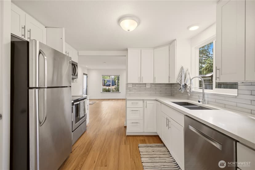Property photo for 14323 23rd Place NE, Seattle photo 6