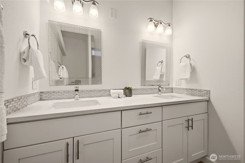 Property photo for 14323 23rd Place NE, Seattle photo 17