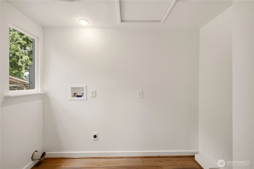 Property photo for 14323 23rd Place NE, Seattle photo 14