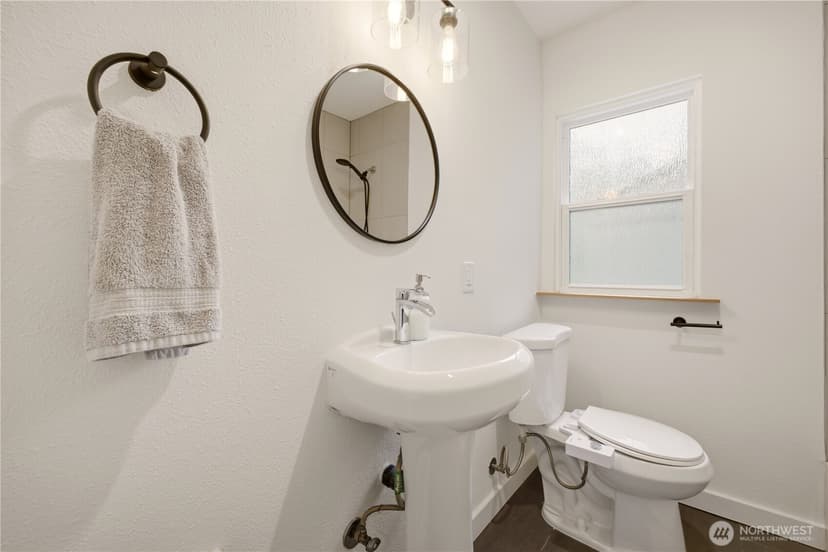 Property photo for 14323 23rd Place NE, Seattle photo 16