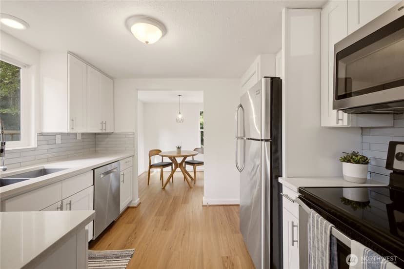 Property photo for 14323 23rd Place NE, Seattle photo 7