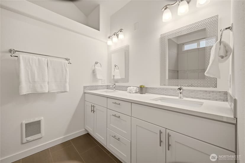 Property photo for 14323 23rd Place NE, Seattle photo 18