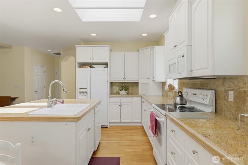 Property photo for 8424 Cirque Drive W, University Place photo 13