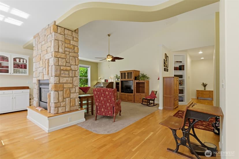 Property photo for 8424 Cirque Drive W, University Place photo 10