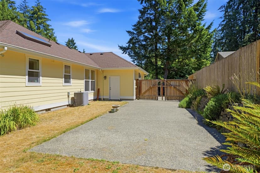 Property photo for 8424 Cirque Drive W, University Place photo 33