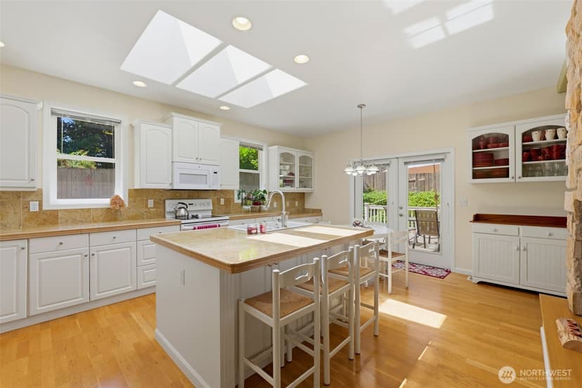 Property photo for 8424 Cirque Drive W, University Place photo 11