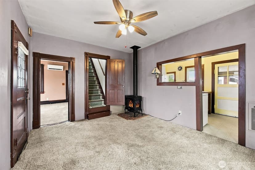 Property photo for 928 3rd Avenue NW, Puyallup photo 8