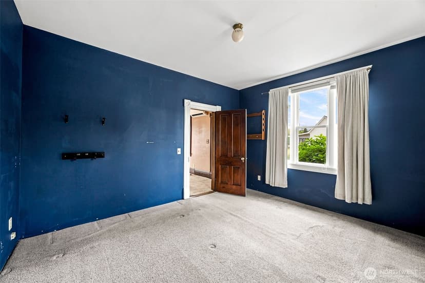 Property photo for 928 3rd Avenue NW, Puyallup photo 6