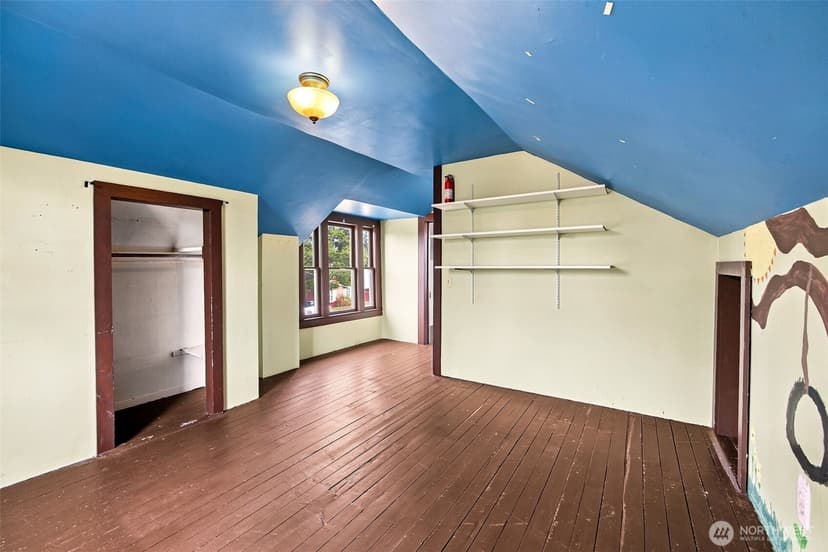 Property photo for 928 3rd Avenue NW, Puyallup photo 15