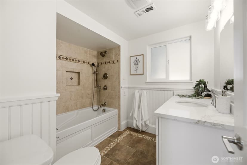 Property photo for 23105 32nd Avenue W, Brier photo 8