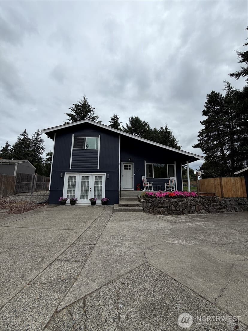 Property photo for 8304 55th Street W, University Place photo 2