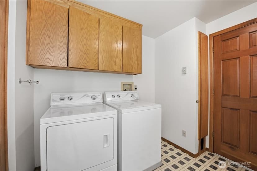 Property photo for 18461 Ballinger Way NE, Lake Forest Park photo 14