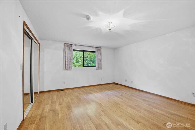 Property photo for 18461 Ballinger Way NE, Lake Forest Park photo 15