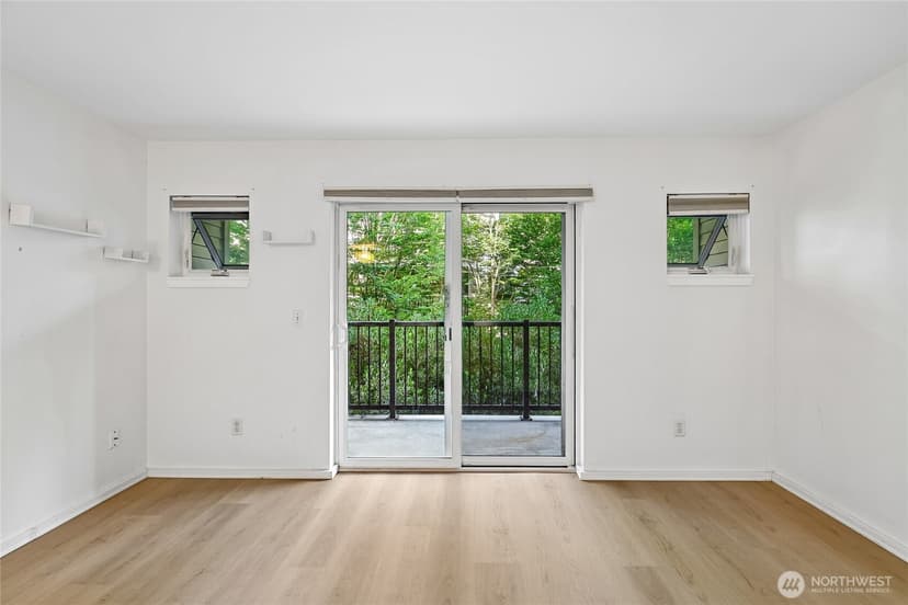 Property photo for 12345 Roosevelt Way NE #306, Seattle photo 10