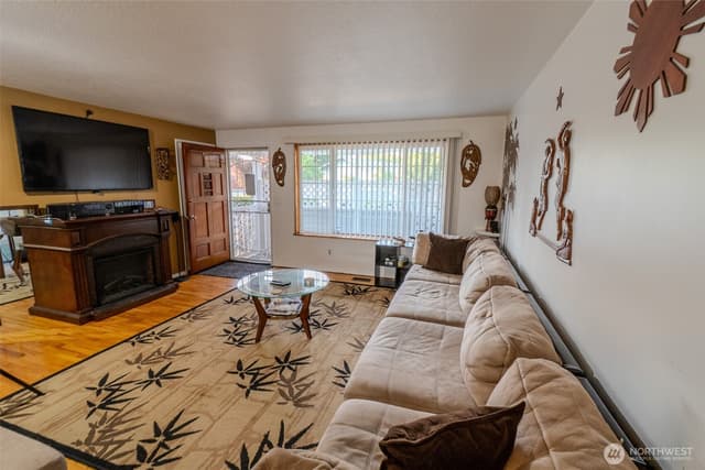 Property photo for 10609 SE 232nd Street, Kent photo 5