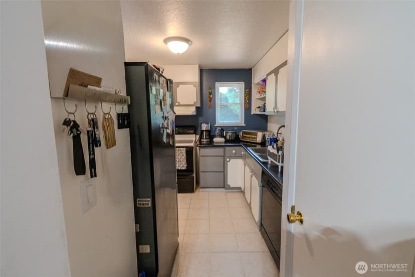 Property photo for 10609 SE 232nd Street, Kent photo 9