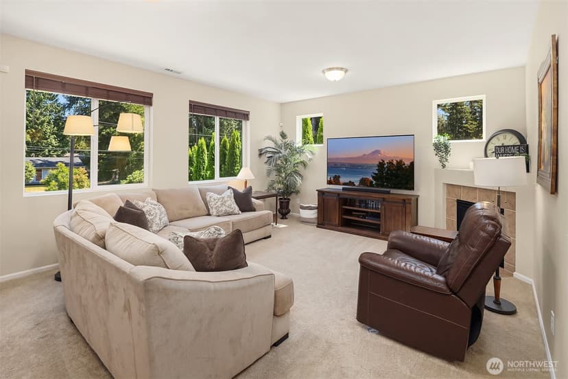Property photo for 26 Meadow Place SE, Everett photo 16