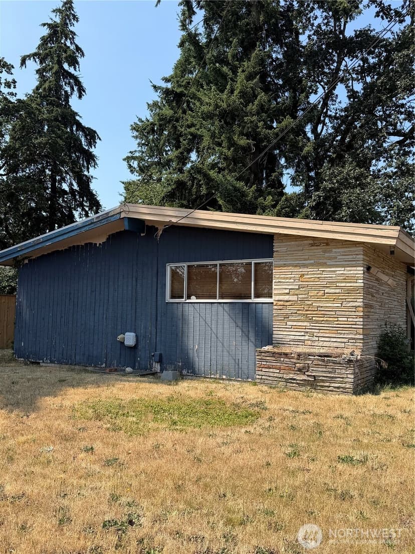 Property photo for 3005 Sylvia Boulevard S, Lakewood photo 2