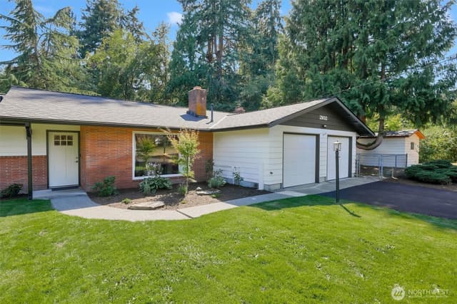 Property photo for 2102 Vine Road, Brier photo 2
