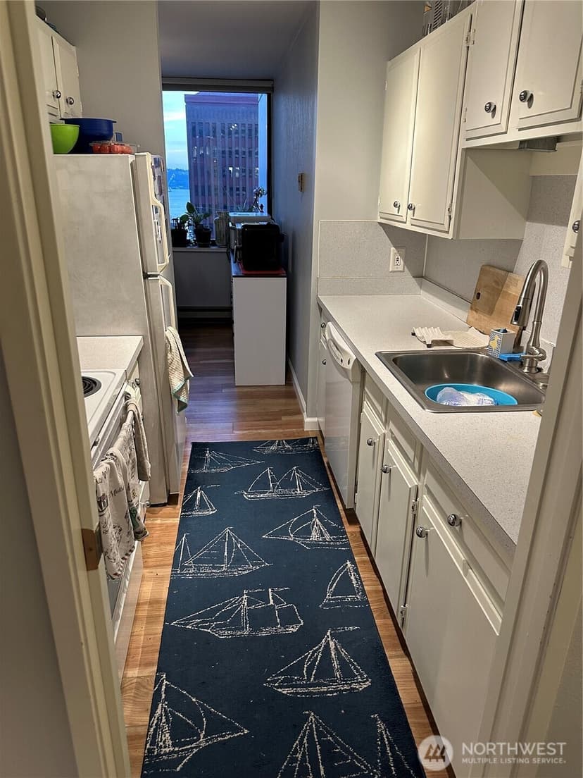 Property photo for 2100 3rd Avenue #1401, Seattle photo 39