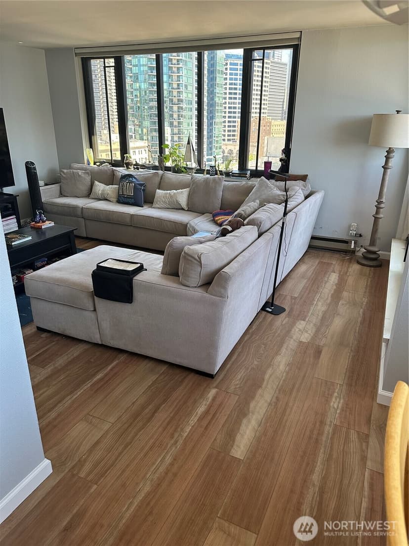 Property photo for 2100 3rd Avenue #1401, Seattle photo 11