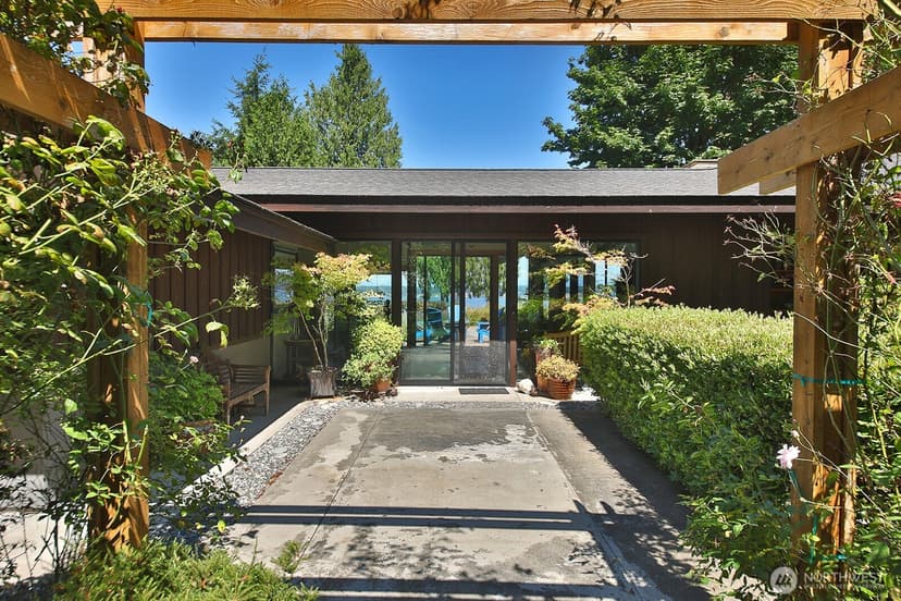 Property photo for 3679 Saratoga Road, Langley photo 10