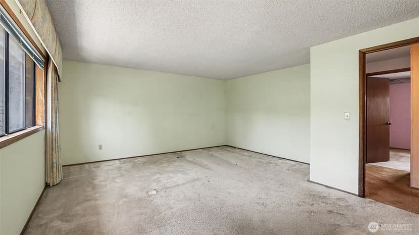 Property photo for 4233 192nd Court SE, Issaquah photo 16