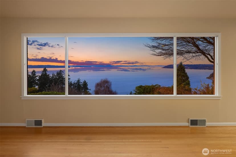Property photo for 2802 SW 167th Place, Burien photo 8