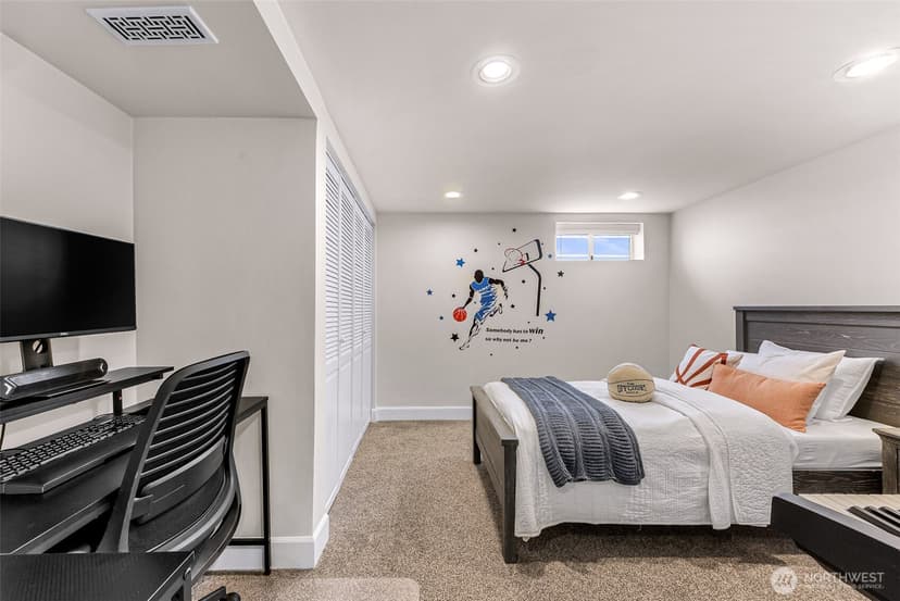 Property photo for 5717 59th Avenue NE, Seattle photo 28