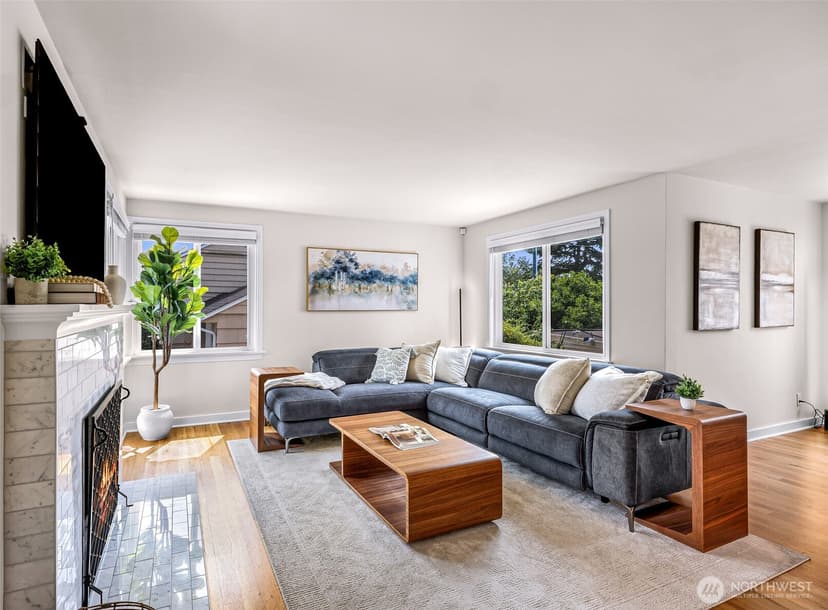 Property photo for 5717 59th Avenue NE, Seattle photo 4