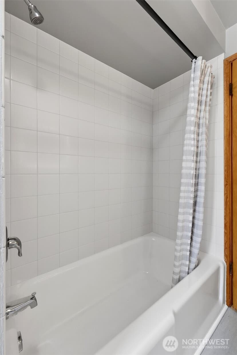 Property photo for 4014 Robin Road W, University Place photo 18