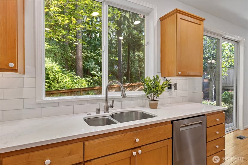 Property photo for 11506 79th Way NE, Kirkland photo 13
