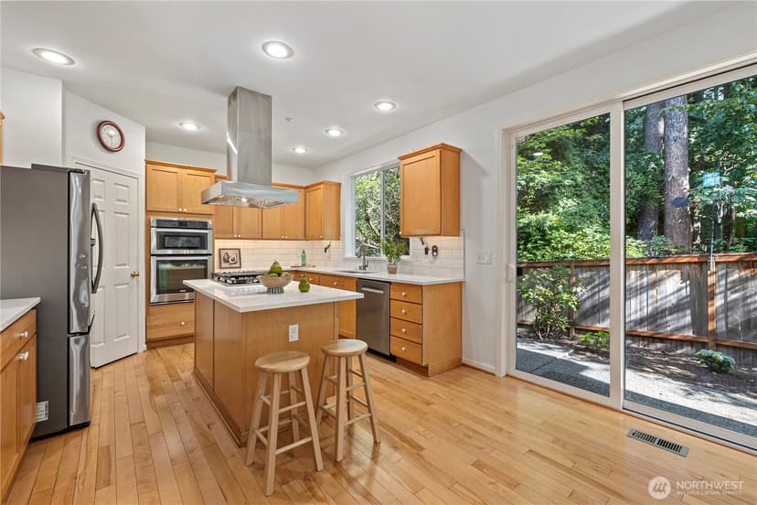 Property photo for 11506 79th Way NE, Kirkland photo 12