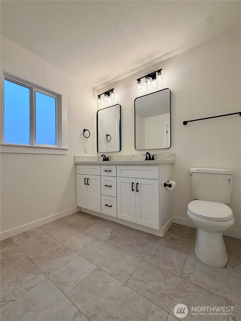 Property photo for 2405 NE 10th Street, Renton photo 24