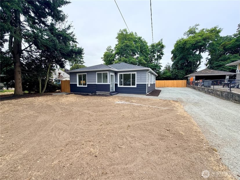 Property photo for 2405 NE 10th Street, Renton photo 9