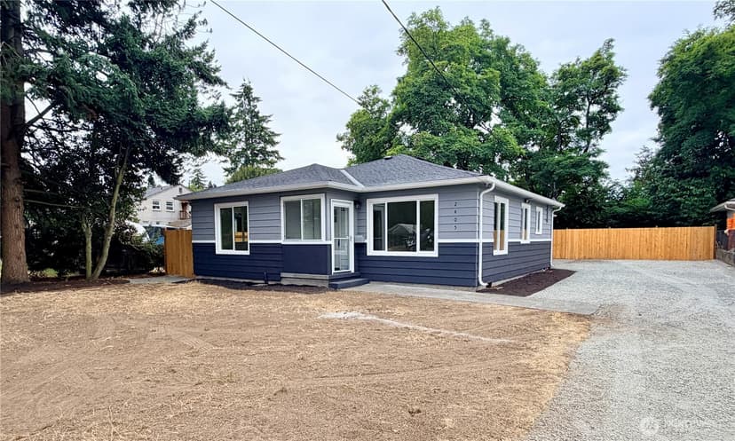 Property photo for 2405 NE 10th Street, Renton photo 6