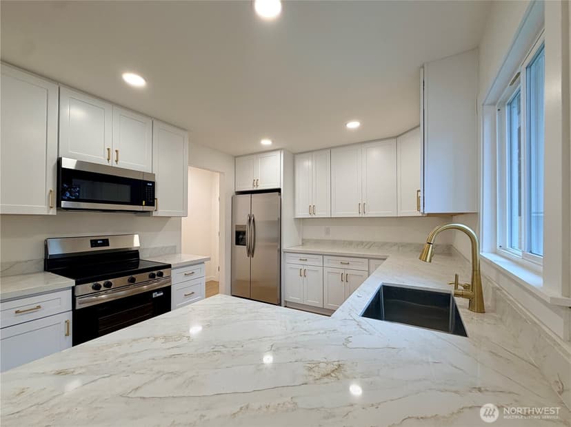 Property photo for 2405 NE 10th Street, Renton photo 15