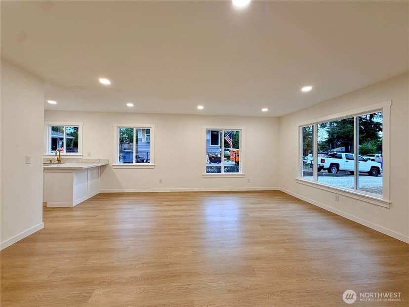 Property photo for 2405 NE 10th Street, Renton photo 11