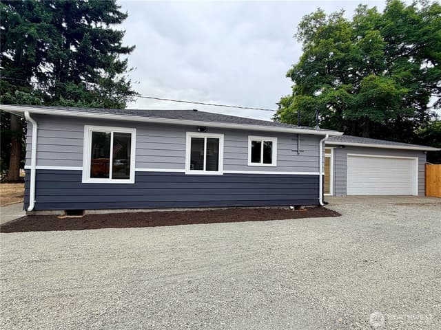 Property photo for 2405 NE 10th Street, Renton photo 3