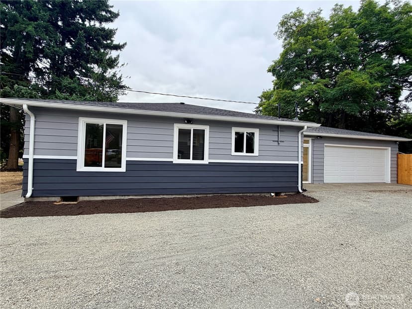 Property photo for 2405 NE 10th Street, Renton photo 3