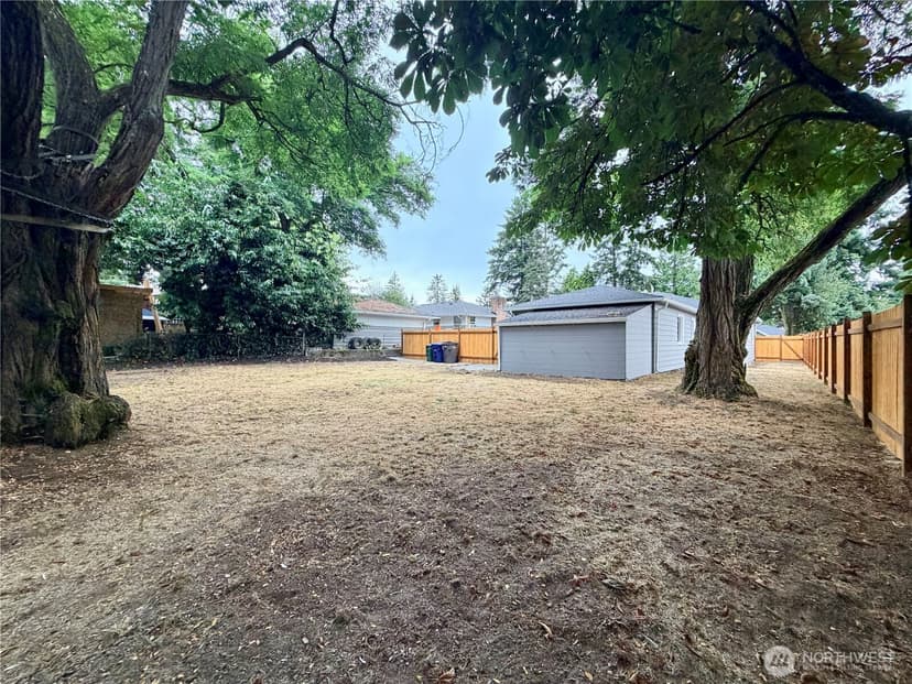 Property photo for 2405 NE 10th Street, Renton photo 32