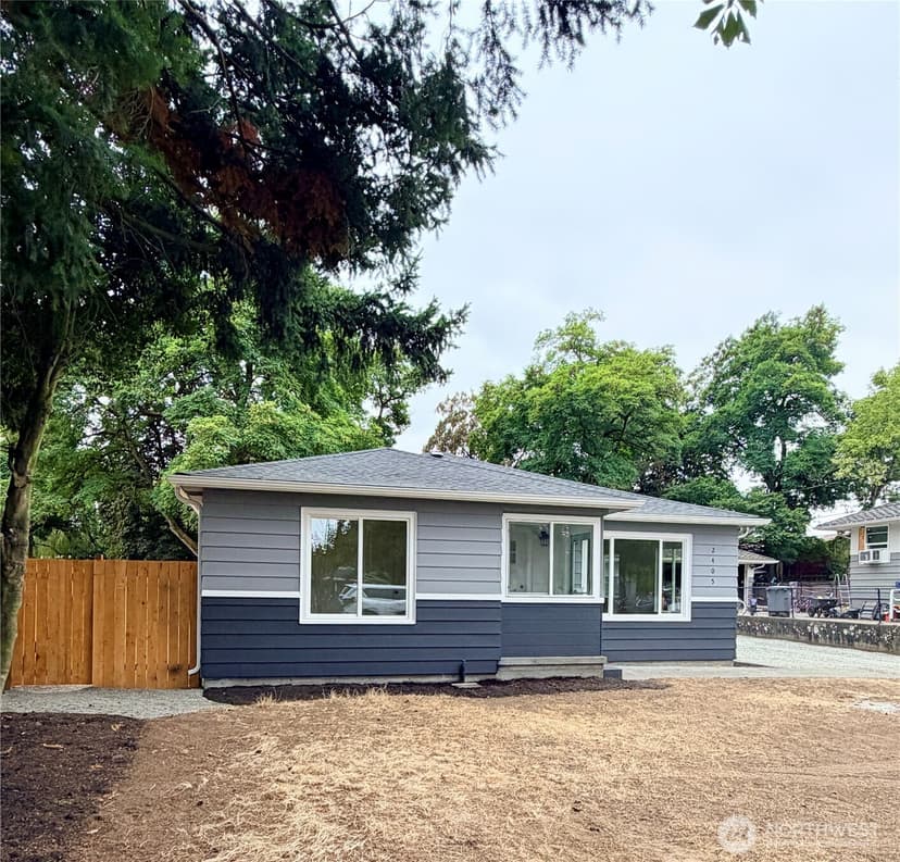 Property photo for 2405 NE 10th Street, Renton photo 7