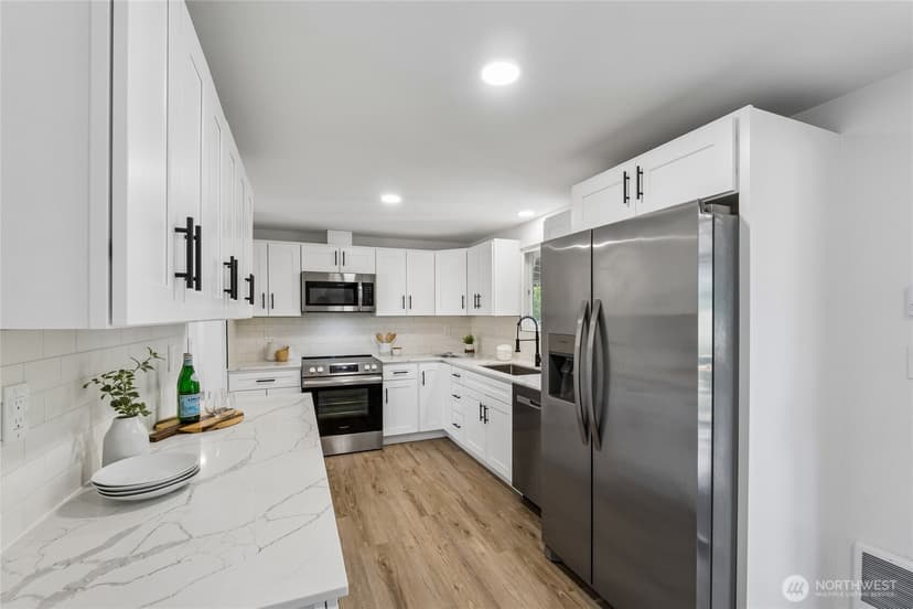 Property photo for 11823 12th Avenue S, Seattle photo 11